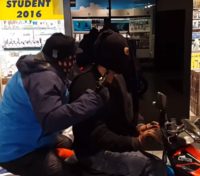 get?url=https%3A%2F%2Fi.imgur.com%2FXBx8