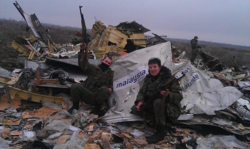 Crash d'un 777 proche Donetsk - Page 9 Original
