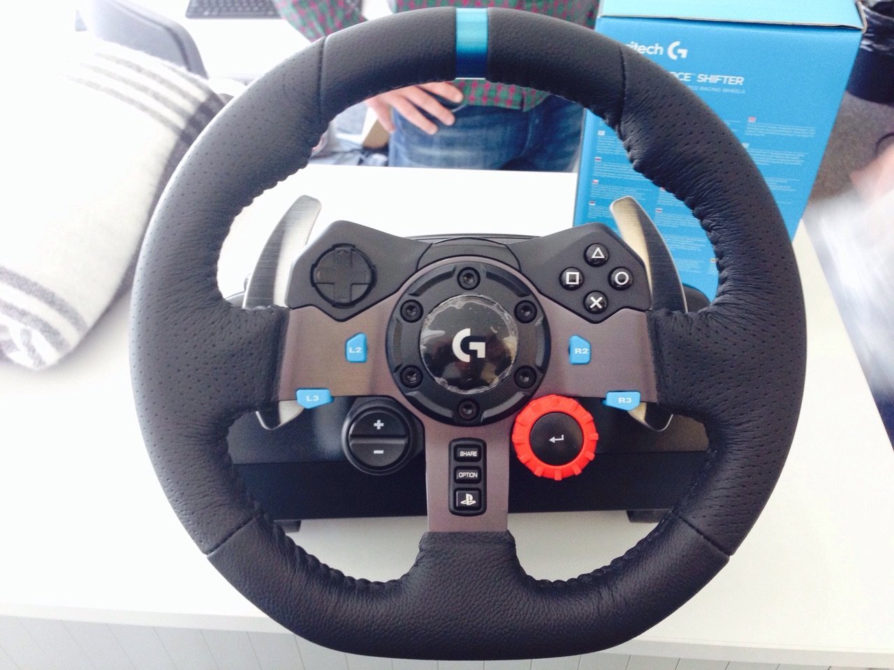 flatout 4 compatible with logitech g29